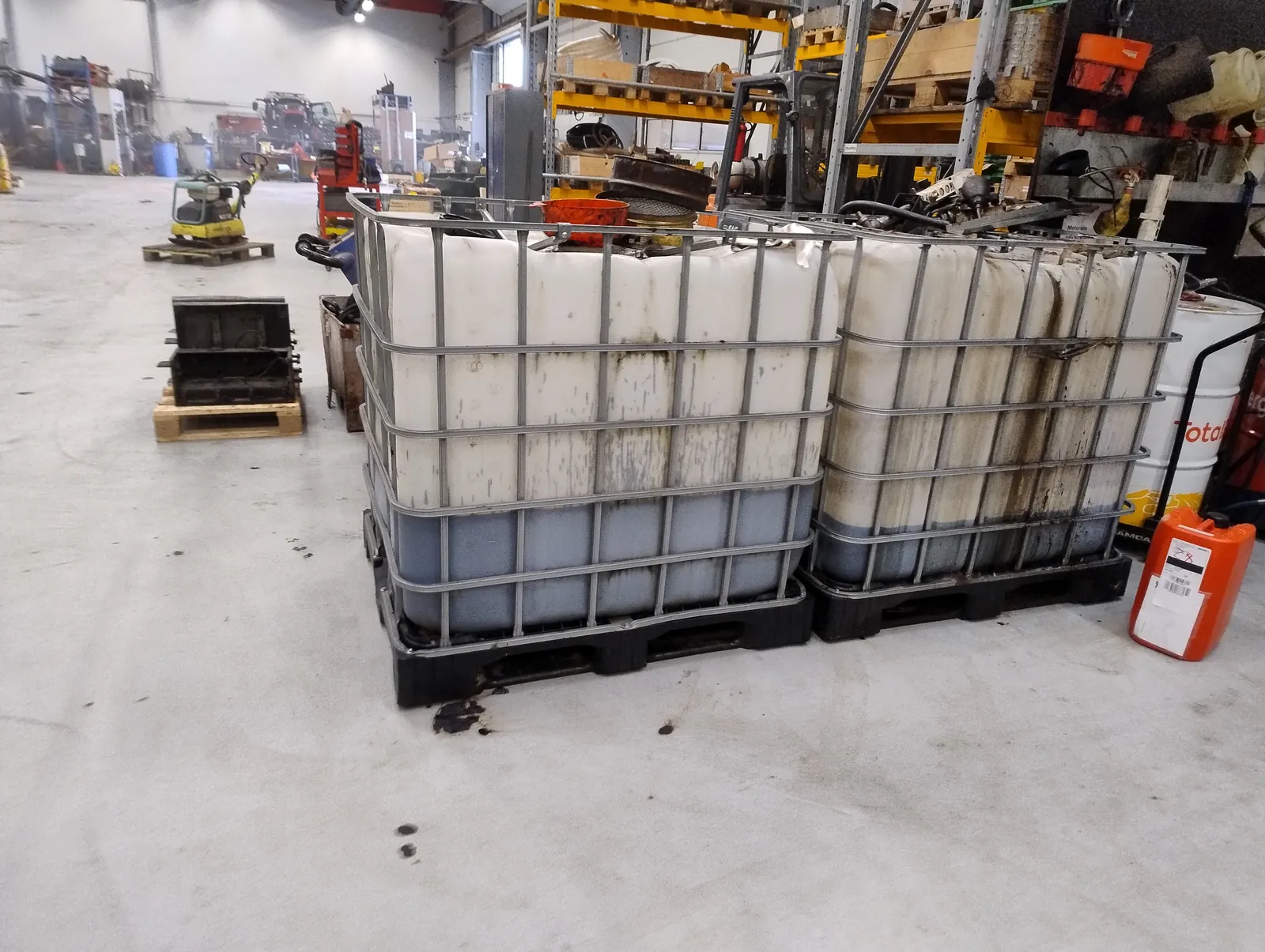 Portable liquid storage and workshop floor conditions