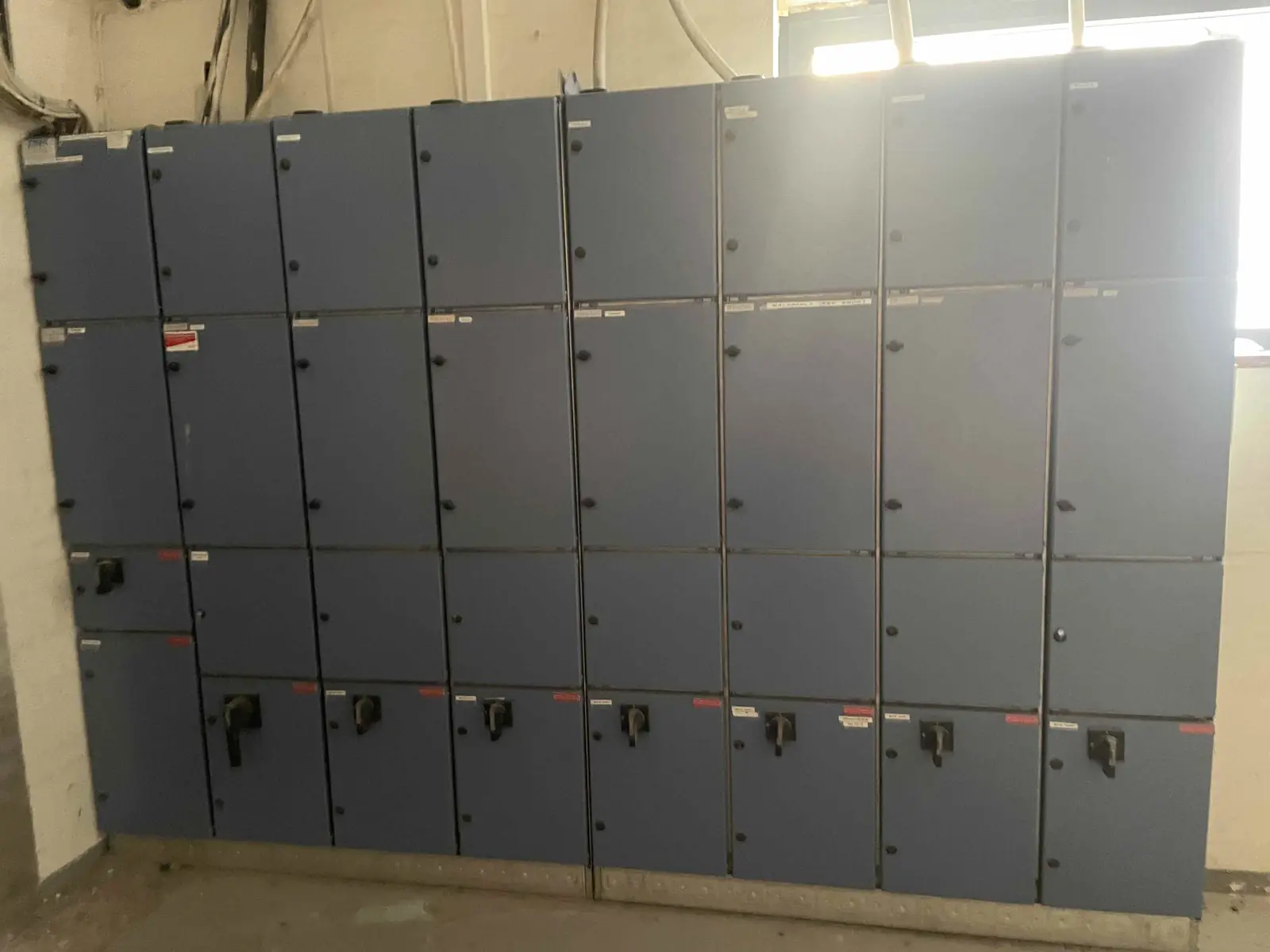 Electrical distribution equipment considered in site coordination
