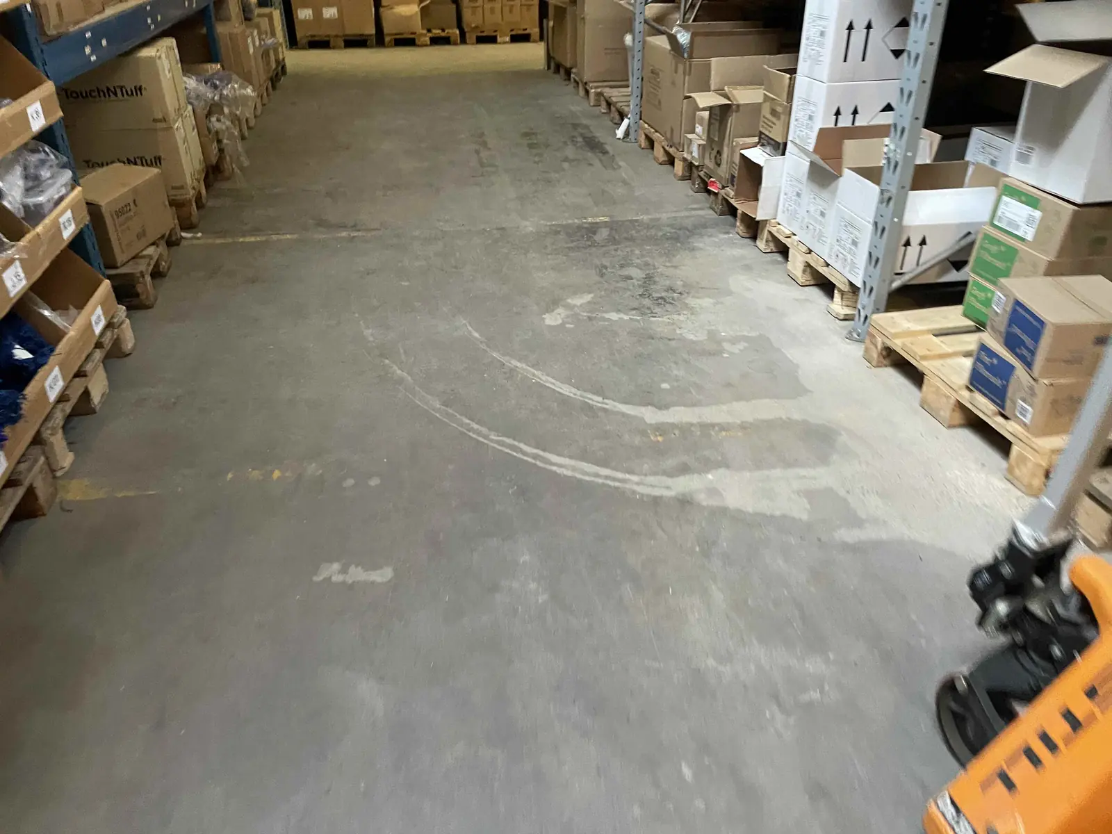 Storage layout, access and floor condition